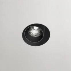 Oty Light Oprawy Wpuszczane<Pop P03 Ø8cm czarny - - oprawa wpuszczana czarnyŚwiatło: 50w GU10Materiał: Aluminium anodowaneOpcjonalnie: element montażowyPopularne kategorie: Oprawy wpuszczane, Oprawy wpuszczane nowoczesne, Oprawy meblowe wpuszczane Nie wiesz na jaką lampę się zdecydować? Potrzebujesz pomocy w wyborze stylu, modelu, rozmiaru, a może mocy oprawy?
